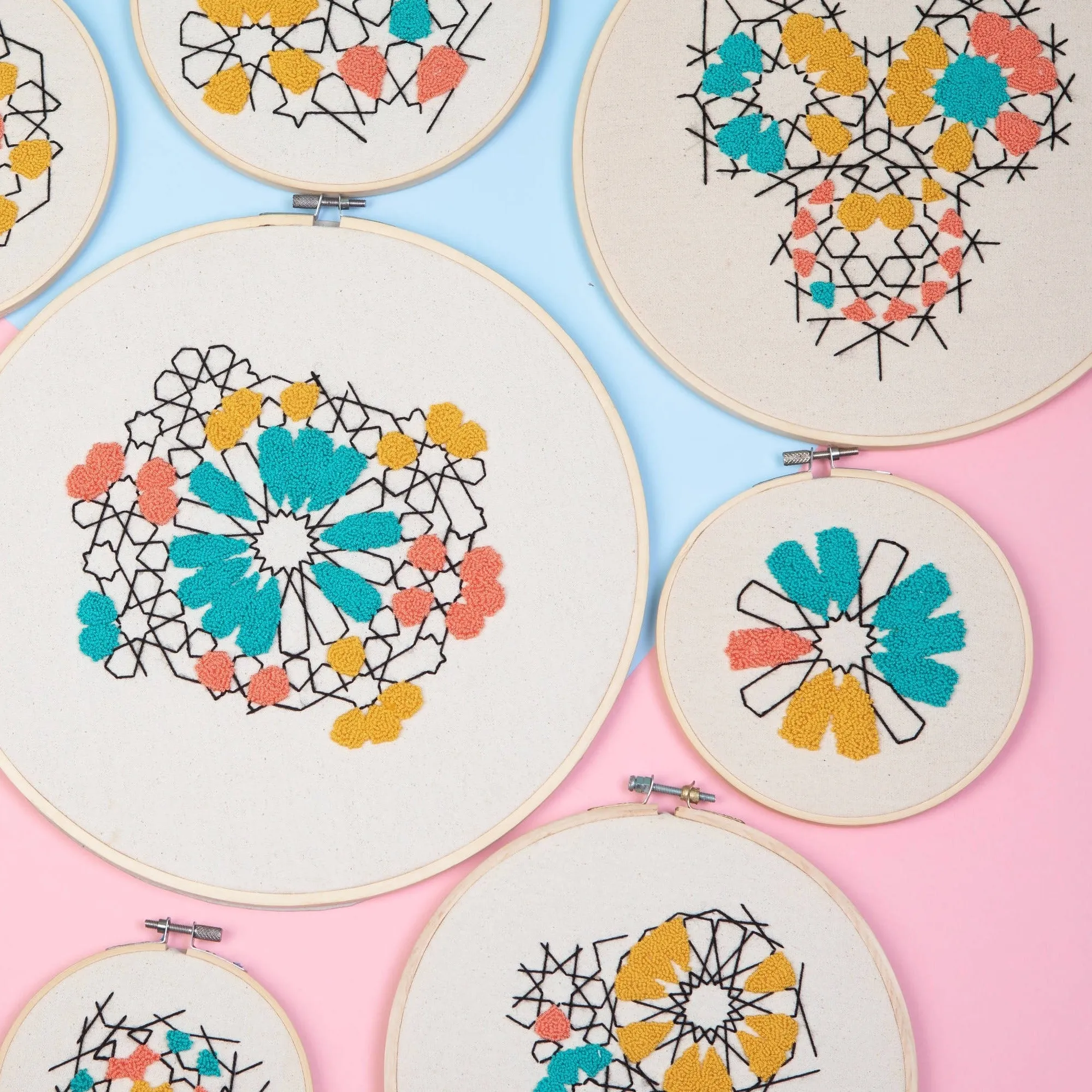14 cm Embroidered Hoop Zelij Fragments