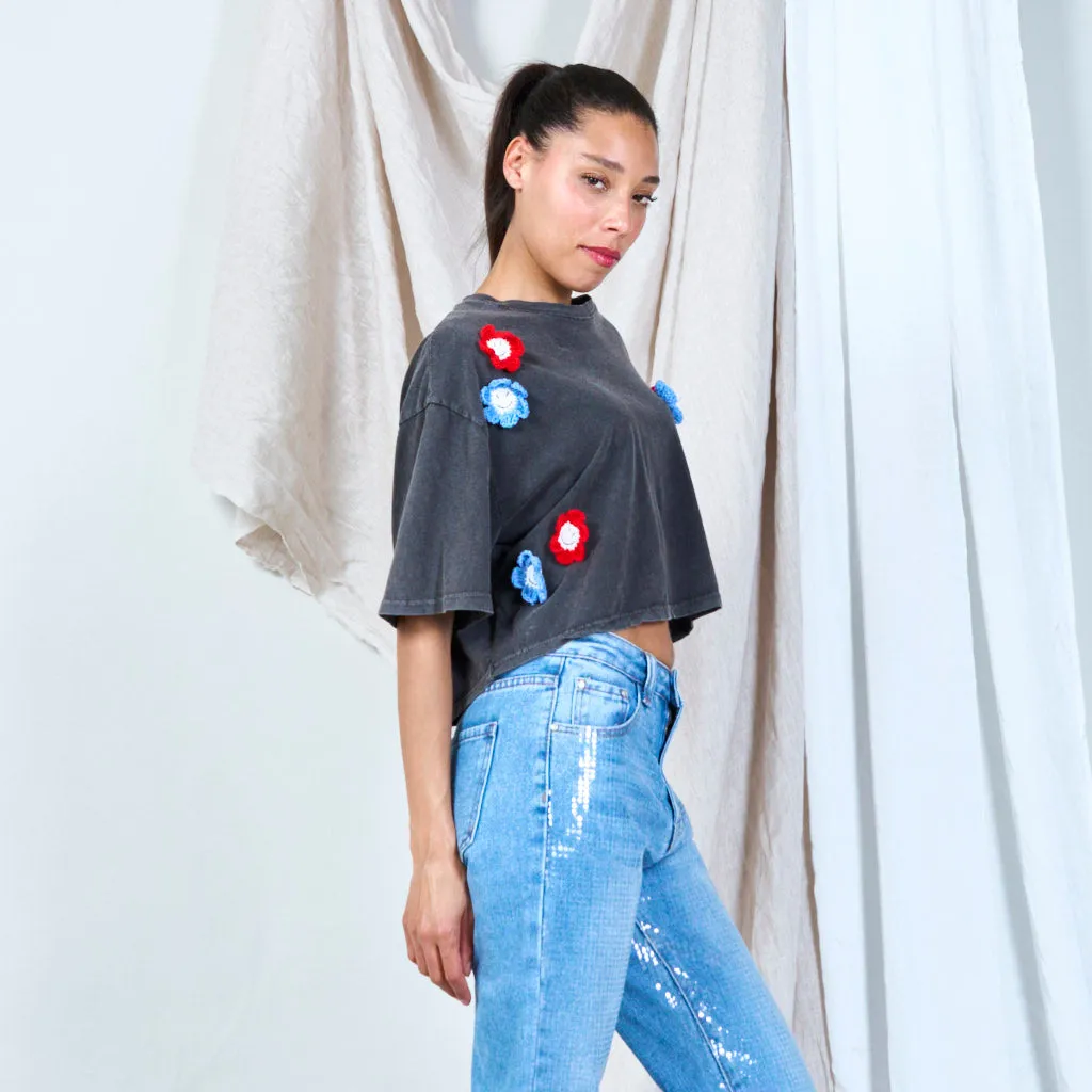 Blooming crochet flower adorned short t-shirt wholesale