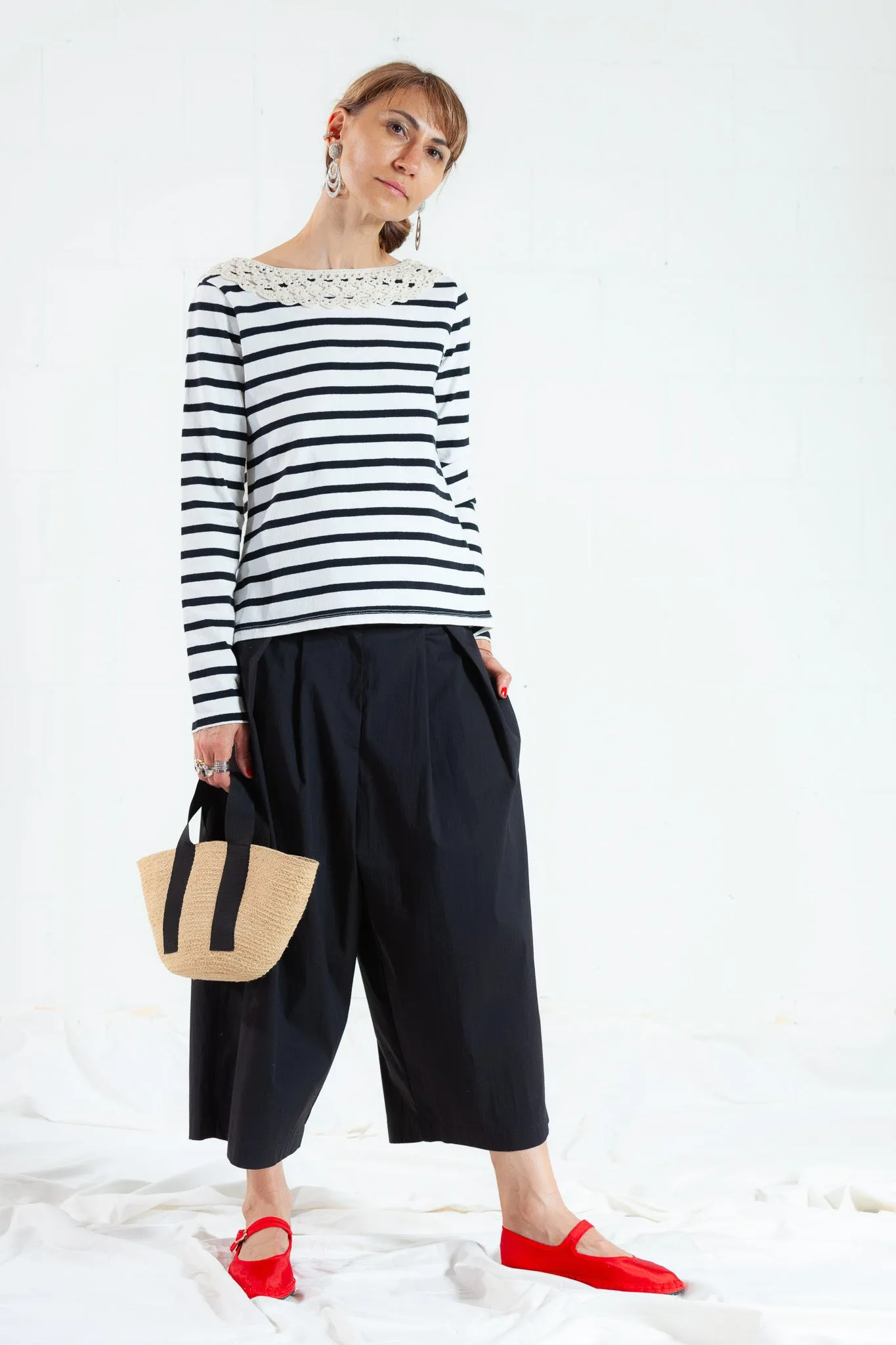 Long Sleeves T-Shirt with Handmade Collar