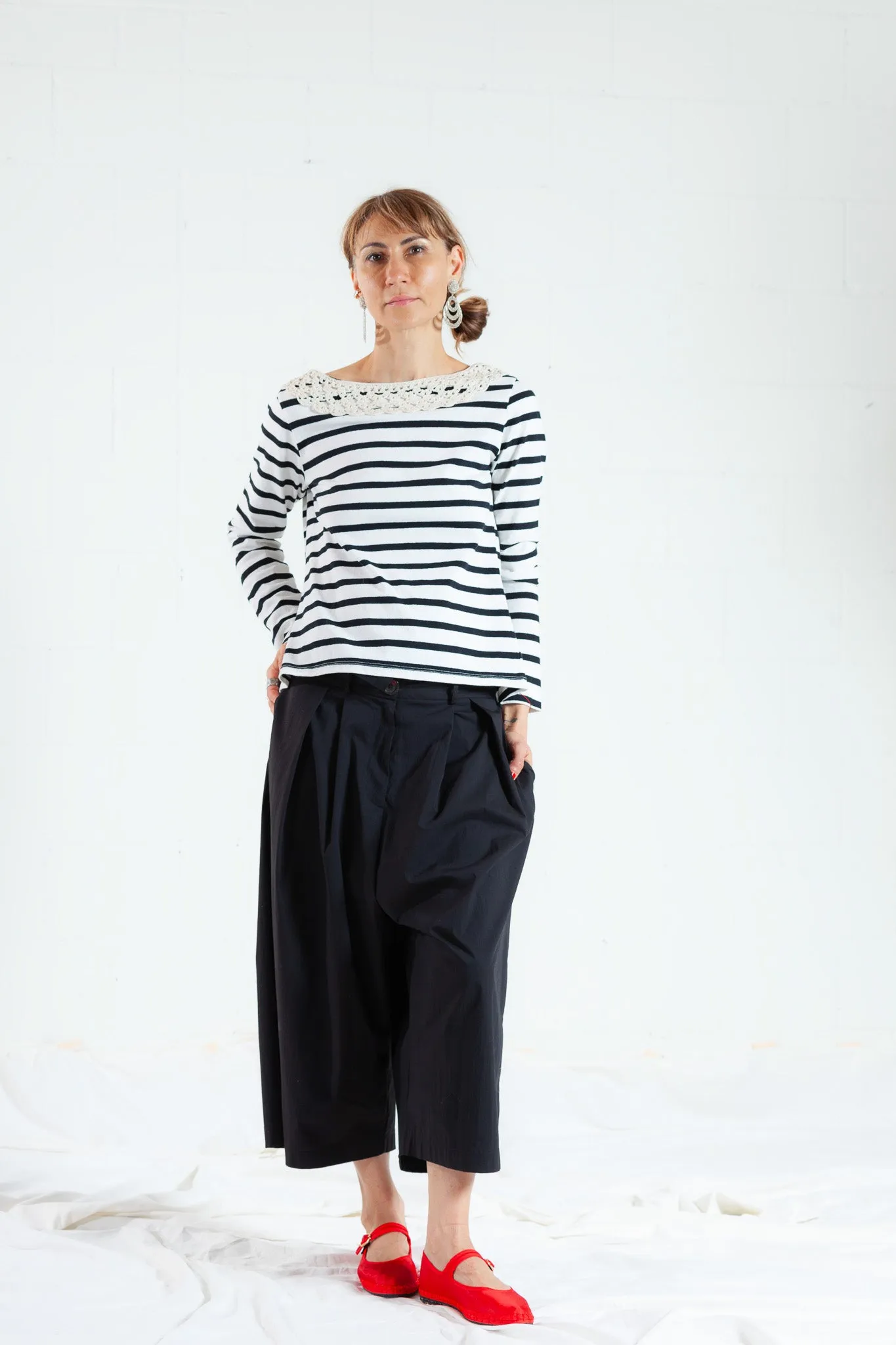 Long Sleeves T-Shirt with Handmade Collar