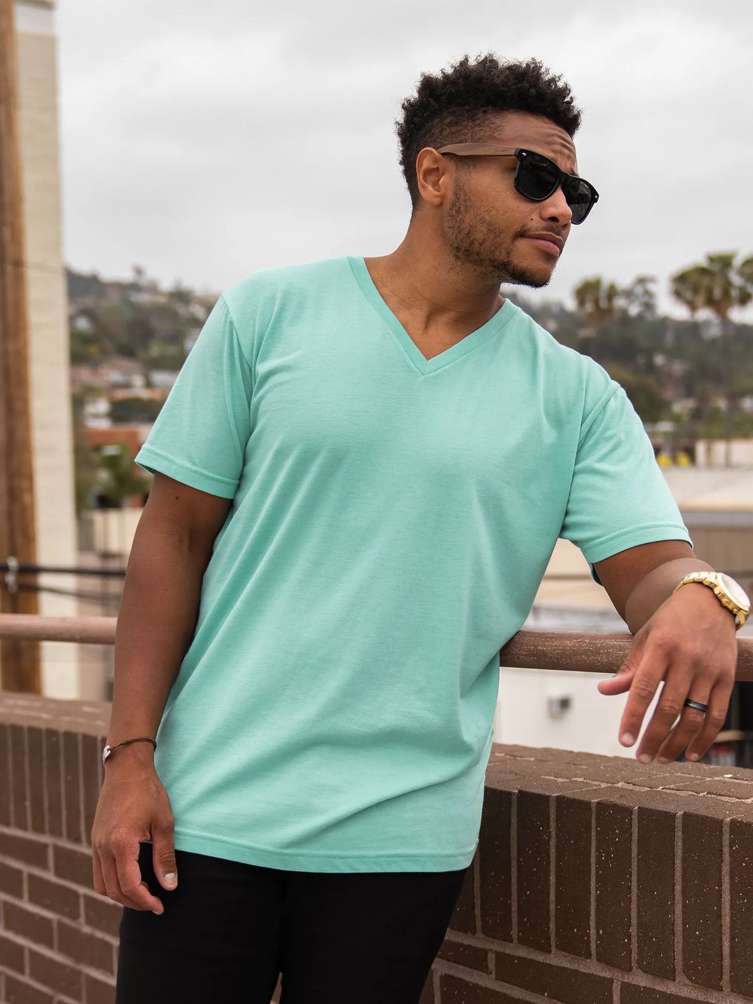 Neomint V-Neck