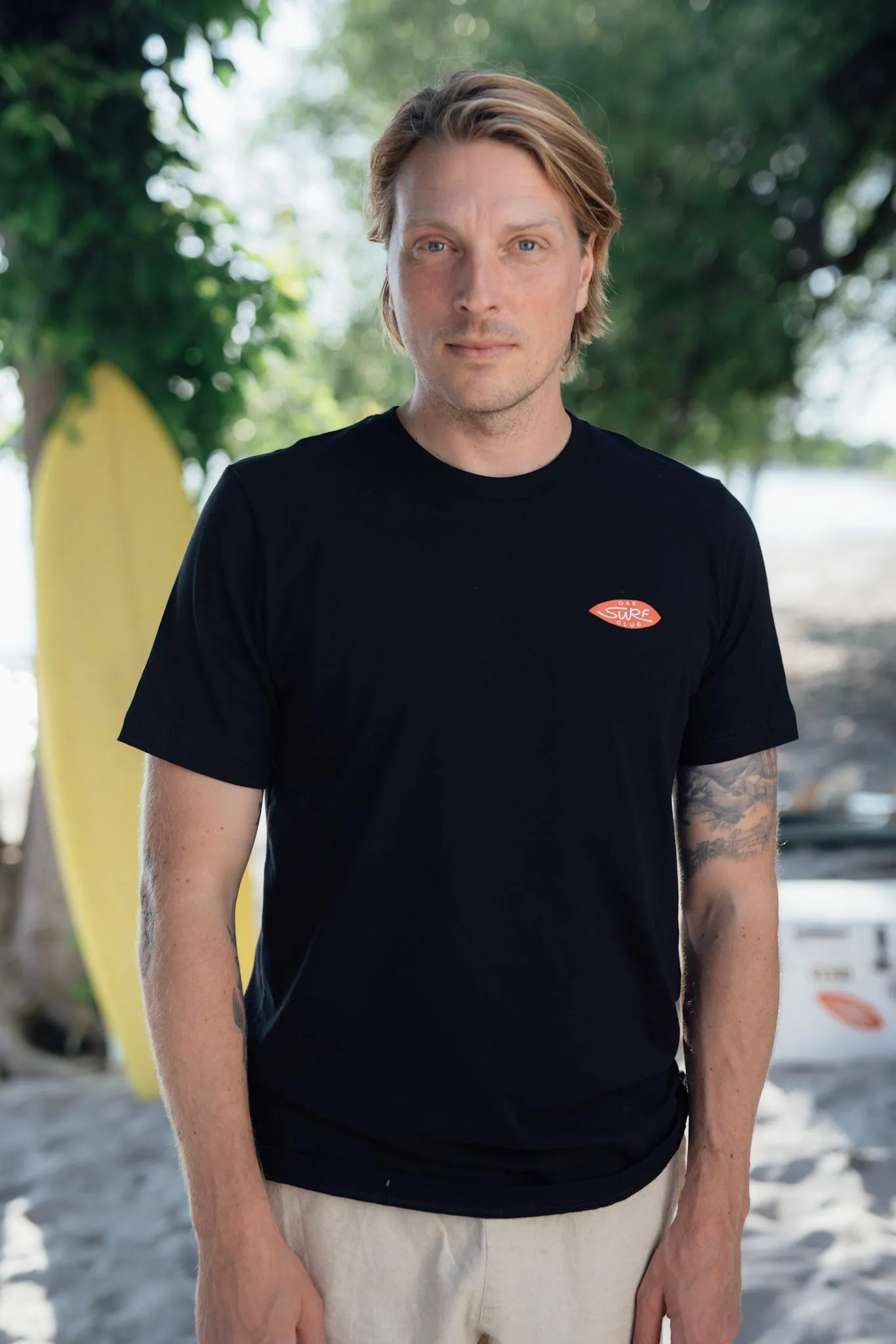 OAK SURF CLUB UNISEX OG TEE - BLACK/RED