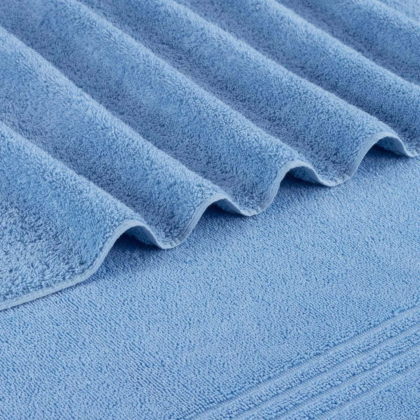 Southern Tide Performance Oversized Bath Towel