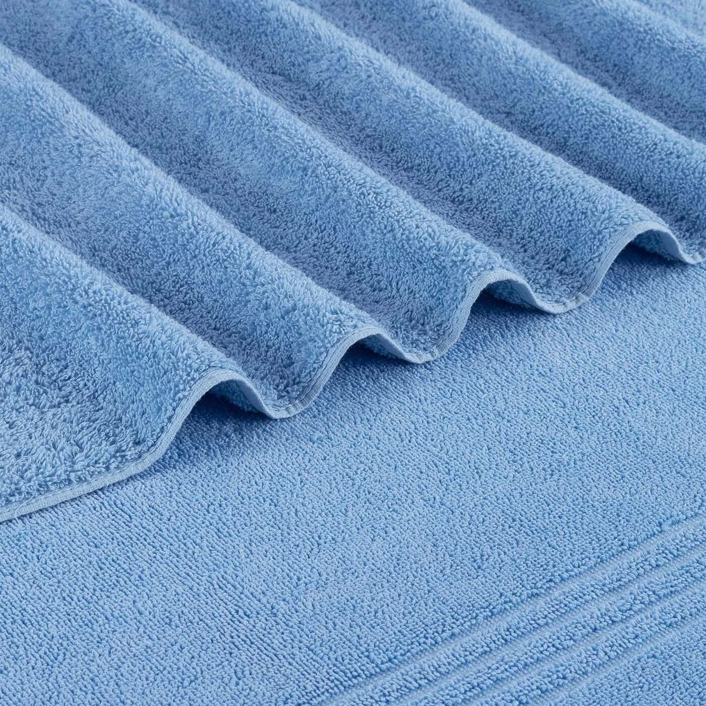 Southern Tide Performance Oversized Bath Towel